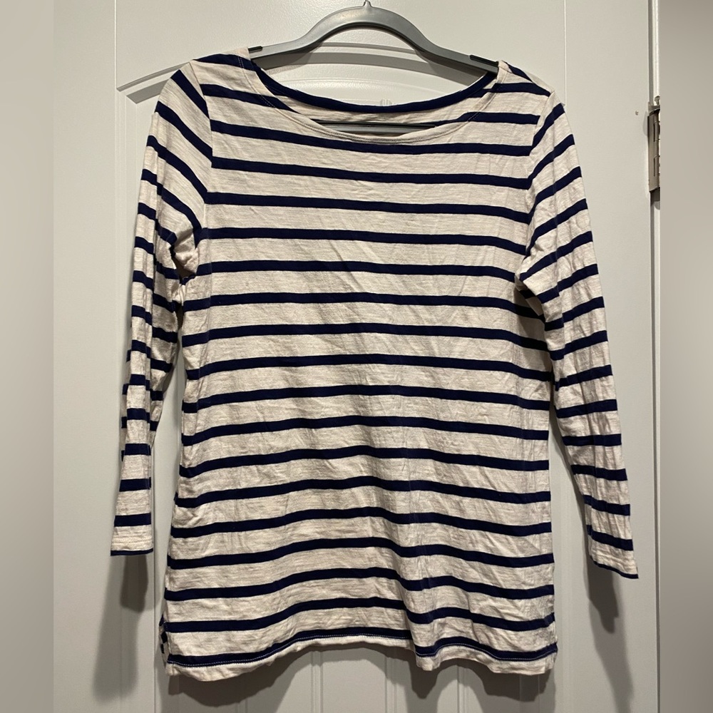 Old Navy Beige and Navy 3/4 Sleeve Cropped Tee Size Medium